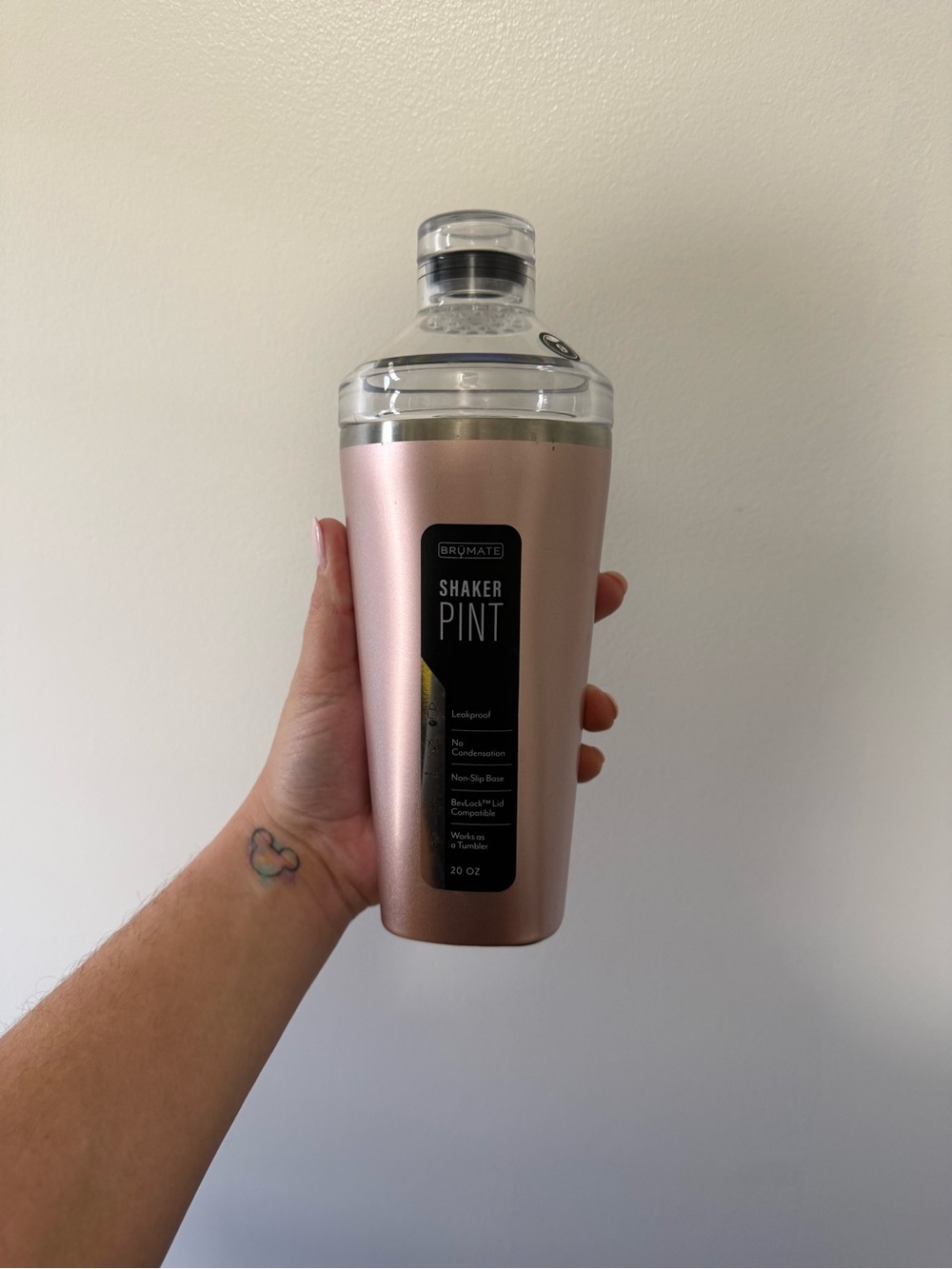 Brumate 20oz Shaker Pint in Rose Gold